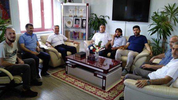 Pendik Anadolu İmam Hatip Lisesi İdarecilerinden İlçe Milli Eğitim Müdürümüze Ziyaret