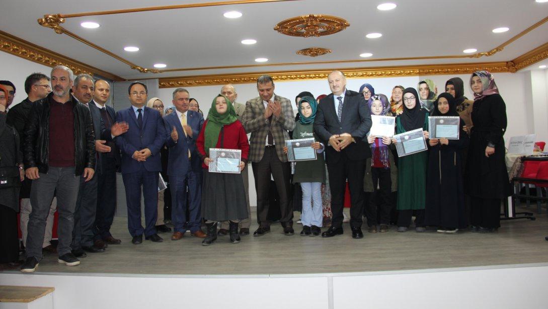 Kız Öğrenciler Genç Nida Kuran-ı Kerimi Güzel Okuma ve Hafızlık Yarışması 