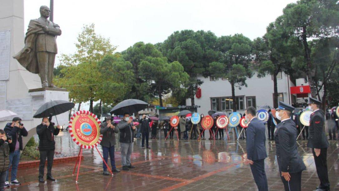 10 Kasım Çelenk Sunma Töreni ve Atatürk'ü Anma Programı gerçekleştirildi.
