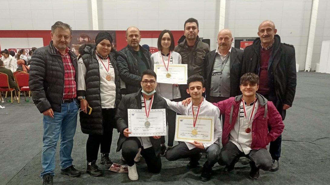 18. İstanbul Gastronomi Fuarı Uluslararası Yemek Yarışması'nda Ünye Mesleki ve Teknik Anadolu Lisesi Öğrencilerimizden Büyük Başarı
