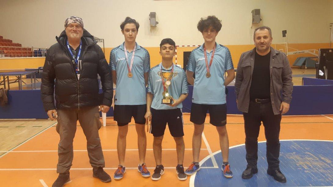 Ünye Anadolu Lisesi'nden Masa Tenisi ve Basketbol Yarışmalarında Büyük Başarı