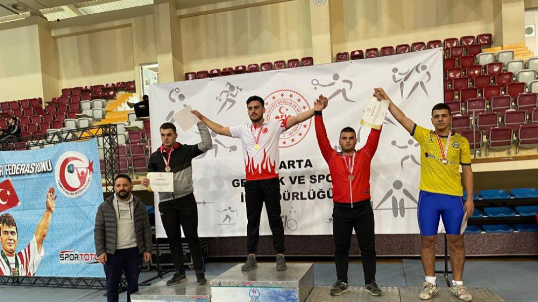 Türkiye Halter Şampiyonasında Öğrencimizden Büyük Başarı