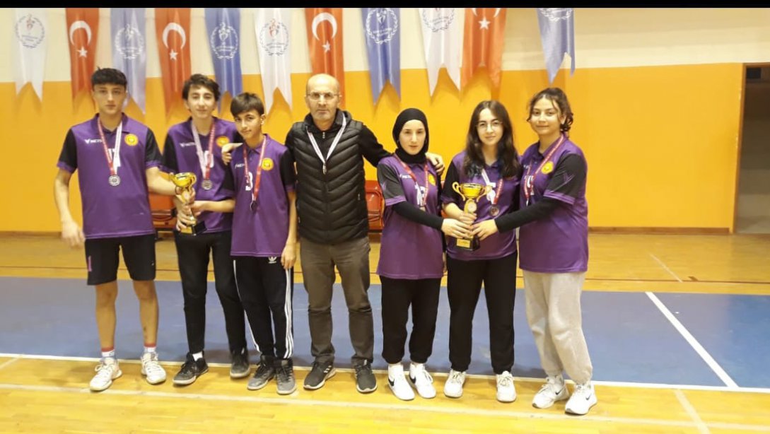 Mehmet Refik Güven Anadolu Lisesi Takımlarımızdan Masa Tenisi'nde Büyük Başarı