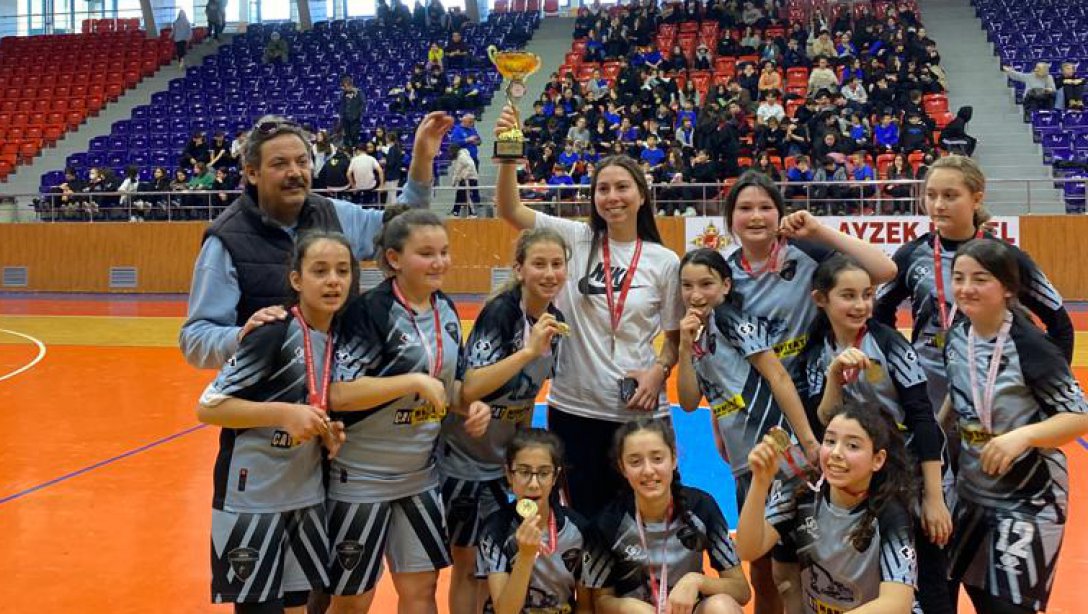 Puset Polvan Ortaokulu Kız Basketbol Takımımızdan Büyük Başarı