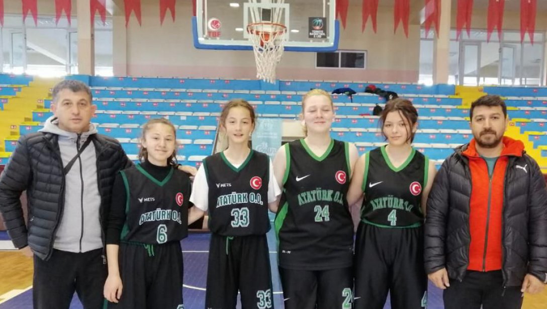 Atatürk Ortaokulumuzdan Basketbolda Büyük Başarı