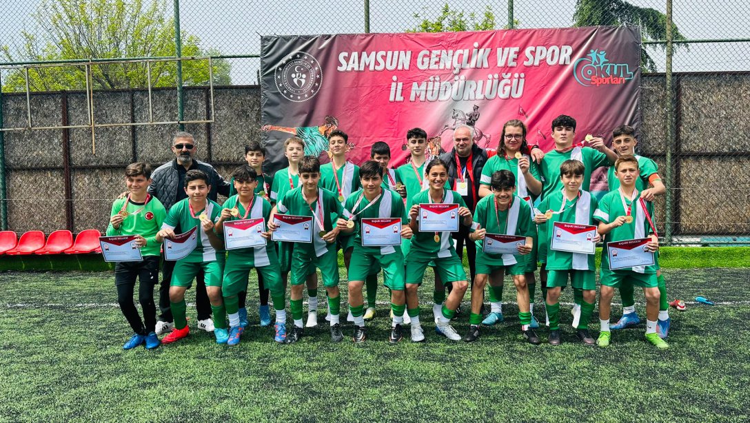 Atatürk Ortaokulu Futbol Takımımızdan Büyük Başarı