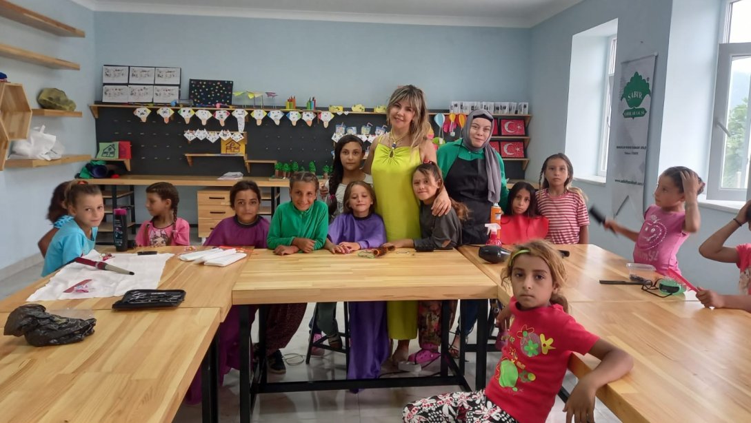 Halk Eğitim Merkezi Kuaförlük Bölümü Eğitmen ve Kursiyerleri Göbü Köy Yaşam Merkezindek Eğitim Gören METİP Öğrencilerimizi Ziyaret Ettiler