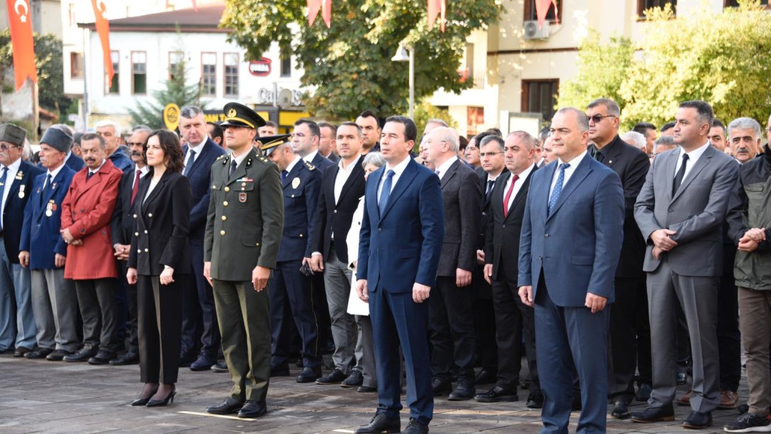 10 Kasım Atatürk'ü Anma Günü Çelenk Sunma Töreni Gerçekleştirilmiştir