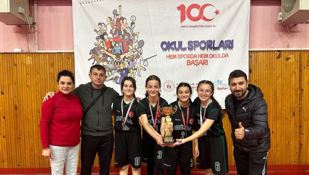 Atatürk Ortaokulu Yıldız Kızlar 3×3 Basketbol Takımımızdan İl 1.liği