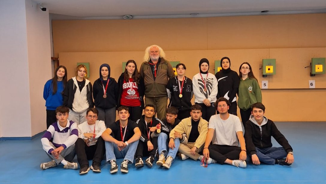 Ünye Anadolu Lisesi  Genç Kız Tabanca Takımı  ve Genç Erkek Tüfek Takımı İl 1.si  Olmuştur