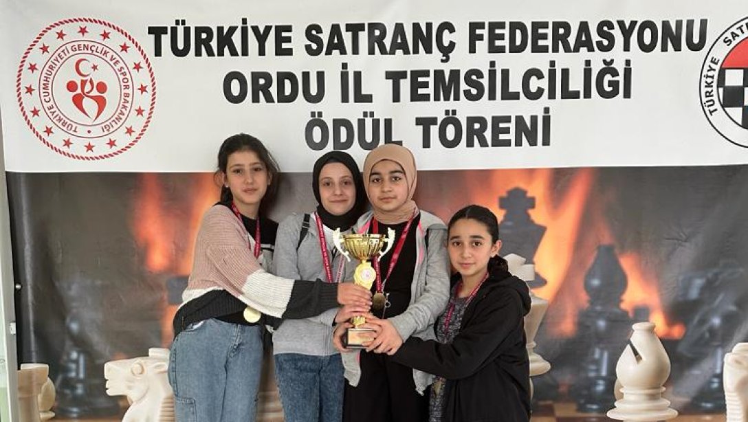 Okul Sporları Satranç Turnuvası'nda Ünye İmam Hatip Ortaokulu Küçük Kızlar Satranç Takımımızdan İl Birinciliği