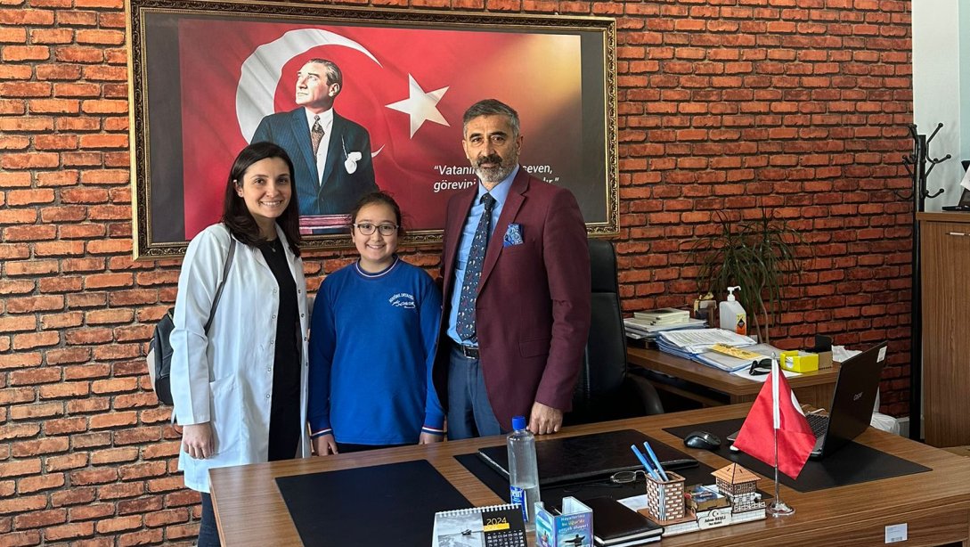 Atatürk Ortaokulu 5.Sınıf Öğrencilerimizden Eflin Nisa Durgun'dan, Bursluluk Sınavında 500 Tam Puan...