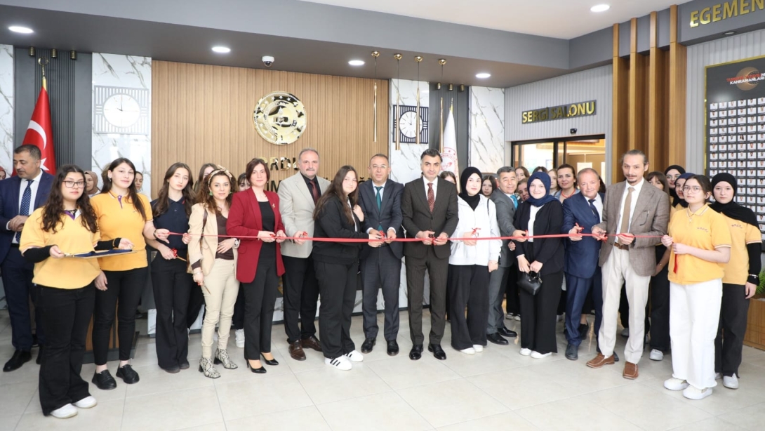 'Atatürk ve Gençlik' Temalı Resim Sergisi 