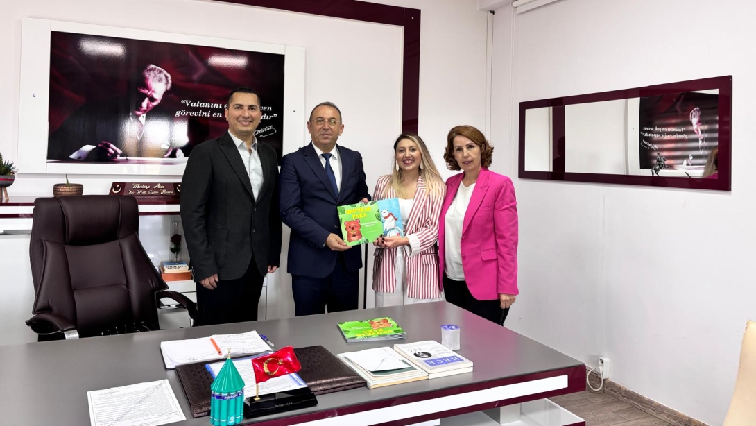 Yazar Öğretmenlerimizin İlçe Müdürümüzü Ziyareti